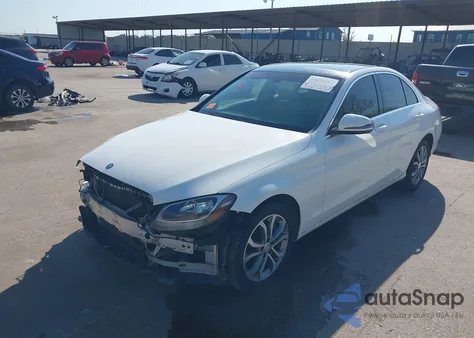 2016 Mercedes-Benz C 300 4Matic из США, поврежденный, VIN 55SWF4KB5GU109384